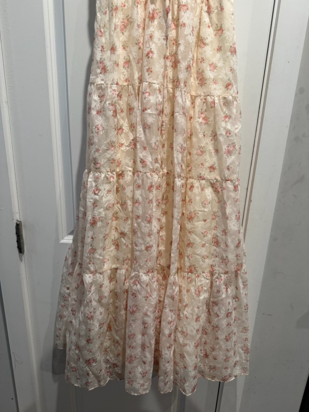 Altar'd State ENCHANTED FLORAL & GINGHAM RUFFLED MAXI DRESS IN CREAM/PEACH S-XS - Picture 13 of 16